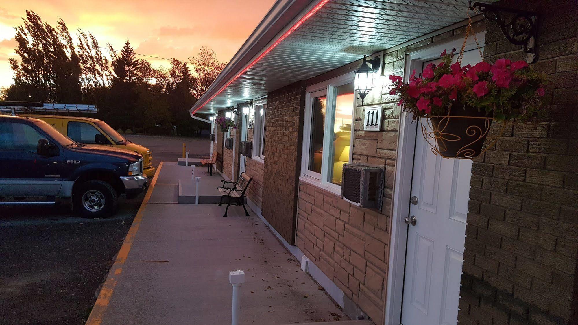 Neepawa Westway Inn Motel المظهر الخارجي الصورة